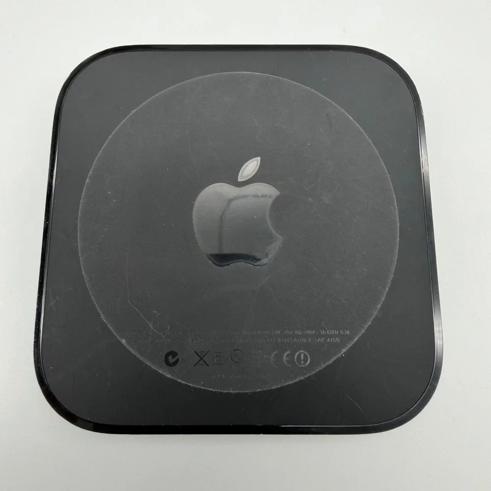 Apple TV A1378 2nd Generation Media Streamer 8GB w/ Remote & Power Cable TESTED